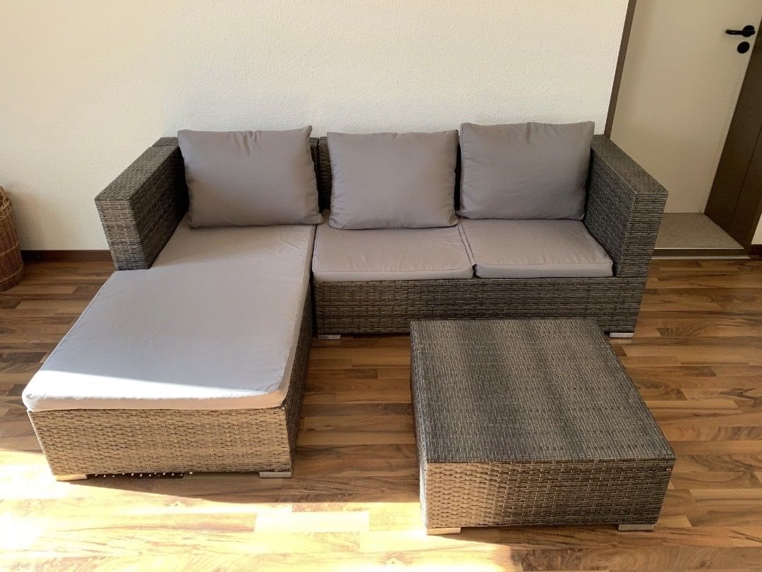 Divani: Gartenlounge Polyrattan mit Tisch – Usato da Kriens venduto da joel.barmettler