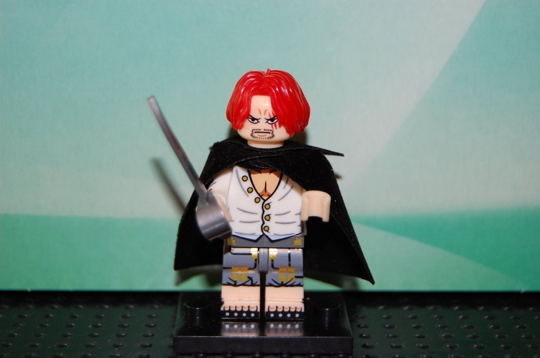Kit di costruzioni: One Piece Minifigur Shanks – Usato da Basel venduto da Don-Angel