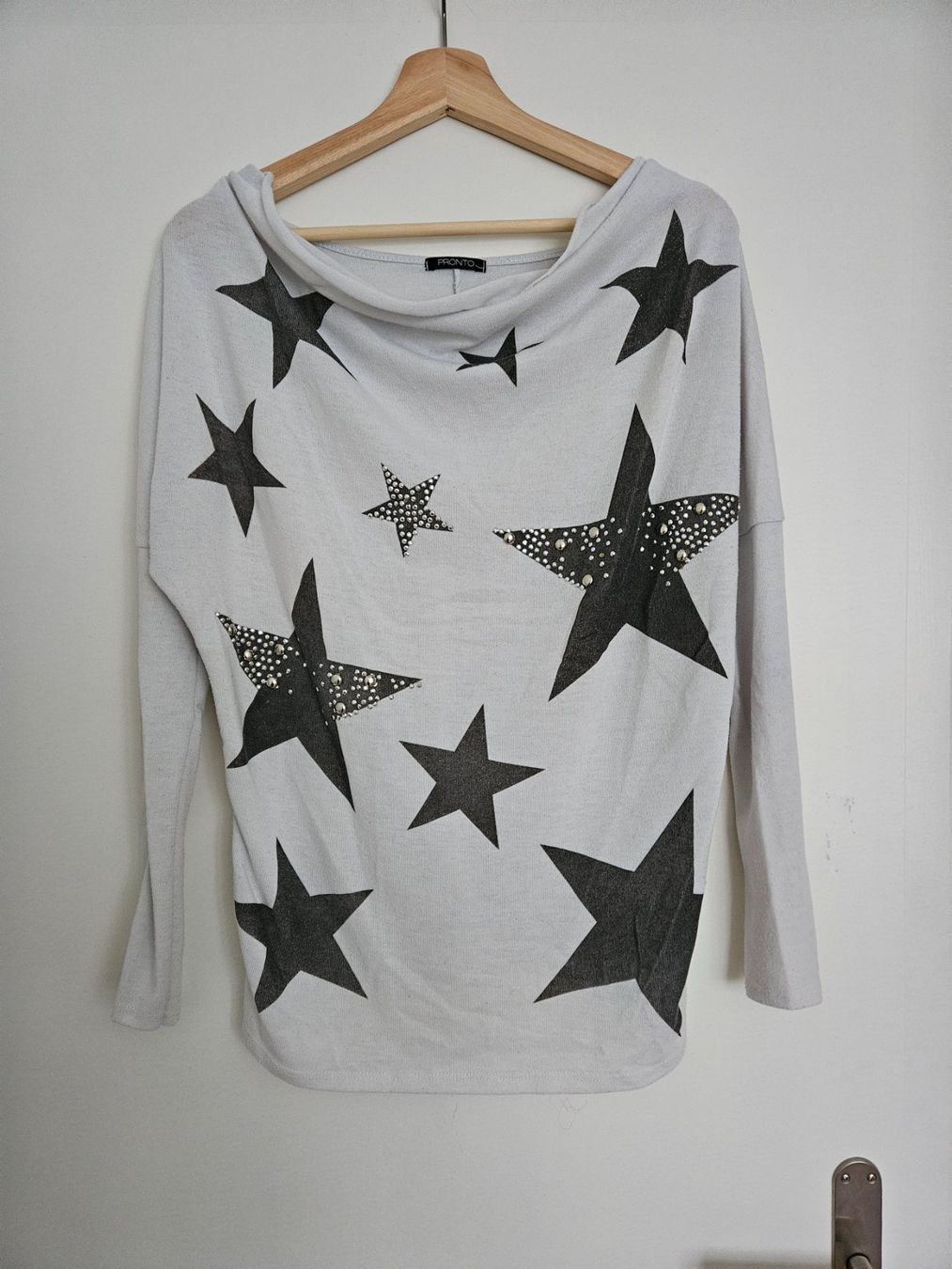 Pulls & Sweat-shirts: Pullover mit Sternen – D'occasion à Schaffhausen par sabrina915