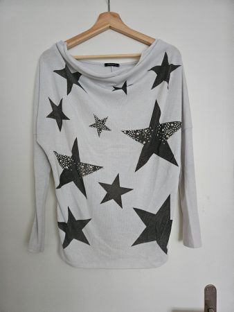 Pullover mit Sternen