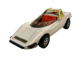 Alfa Romeo 33 Pininfarina Corgi Toys 1/43