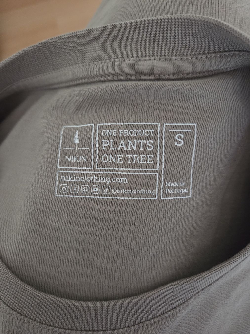 Nikin T-shirt: Nikin Tshirt Grösse S – Nuovo (secondo la descrizione) da Lenzburg venduto da schimmerli 1
