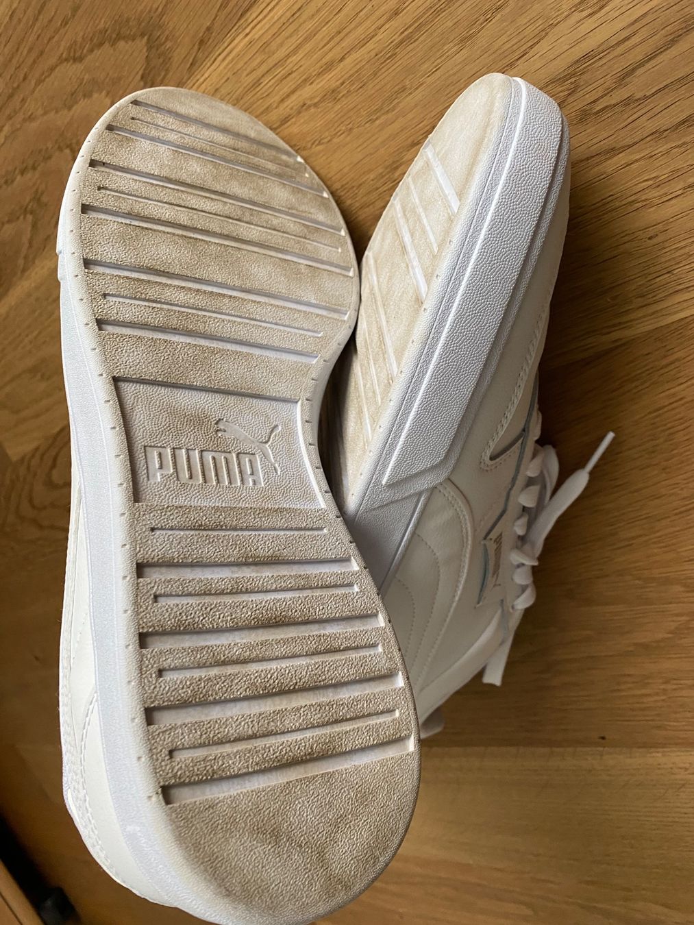 Puma Scarpe da uomo: Puma Turnschuh weiss, Gr. 47 – Usato da Wittwil venduto da Loggsli 2
