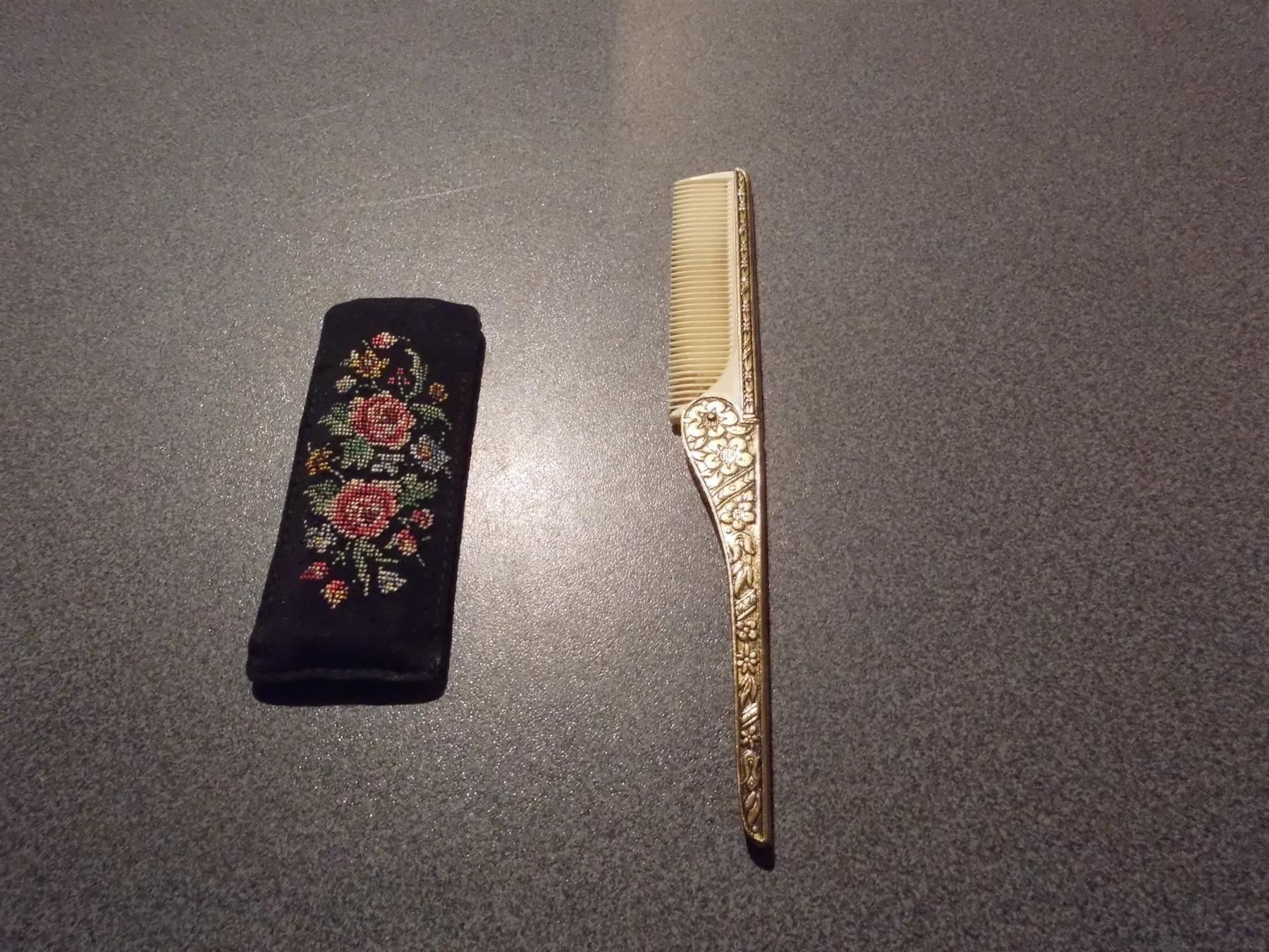 Altro per la cura dei capelli: Kamm zusammenklappbar im Etui – Usato da Zürich venduto da abraxas1291 2