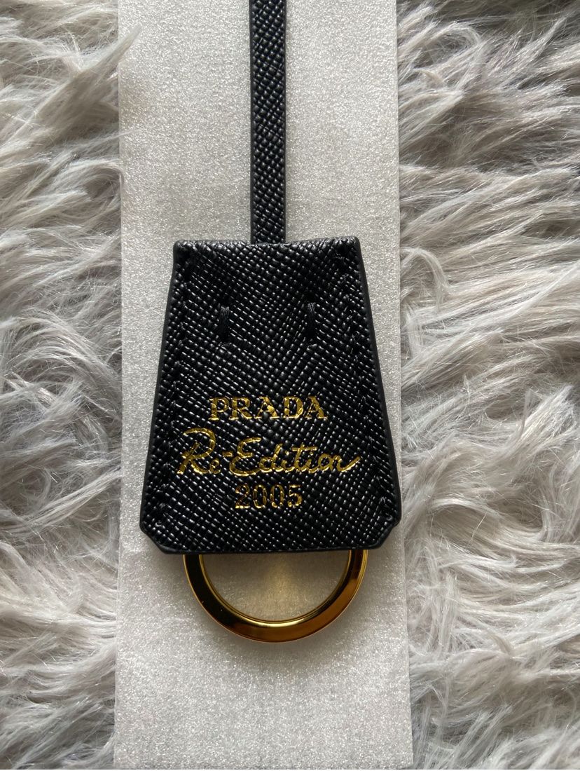 Prada Sacs femmes: PRADA RE-EDITION 2005 BAG - Schwarz – Neuf (Voir description) à Embrach par NovasOutlet 5