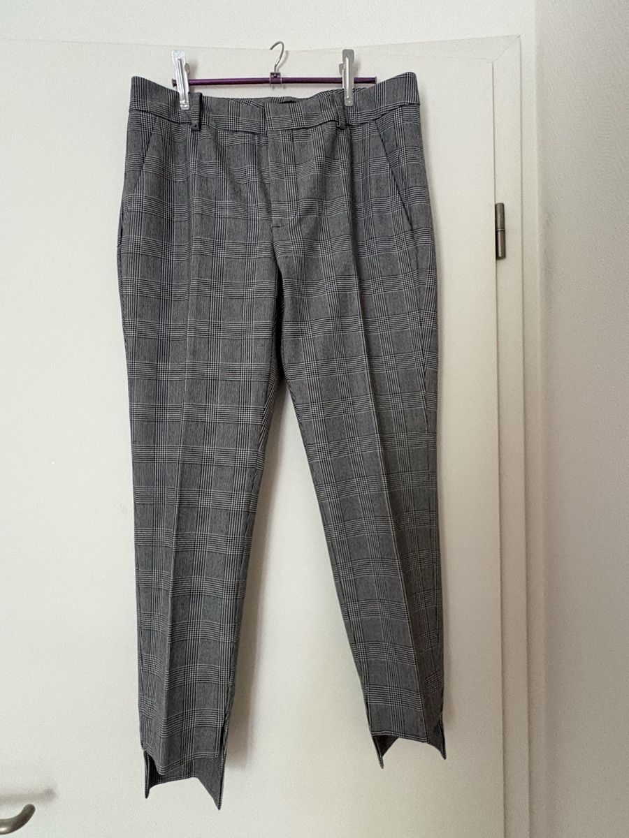 Zara Pantaloni: Pantalon gris élégant  – Usato da Chêne-Bougeries venduto da emma.li