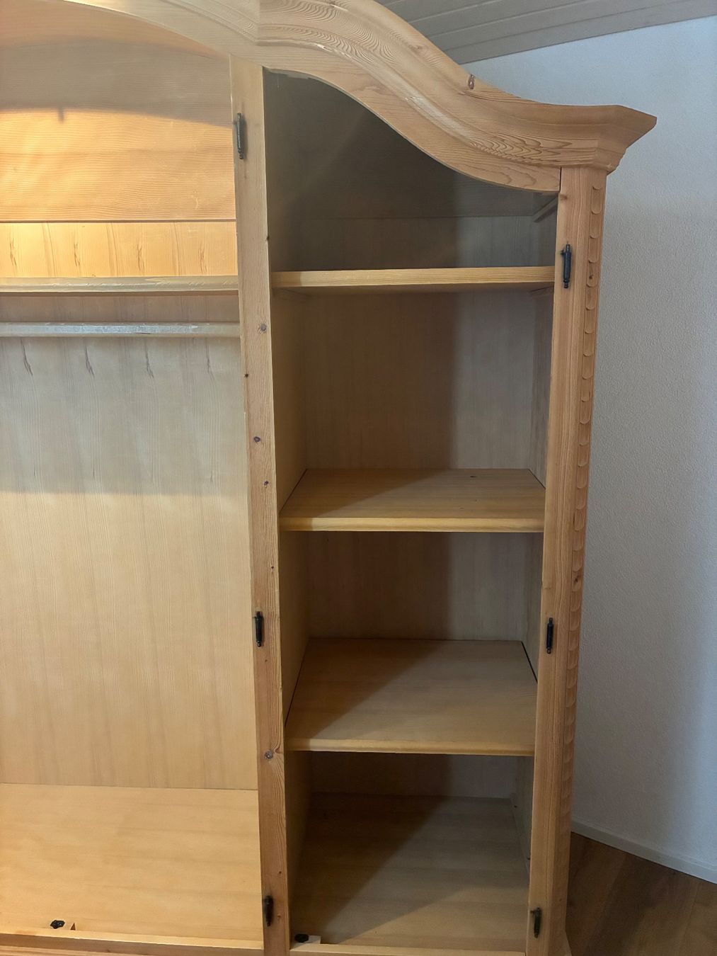 Armoires: Kleiderschrank – D'occasion à Flawil par pa14 3