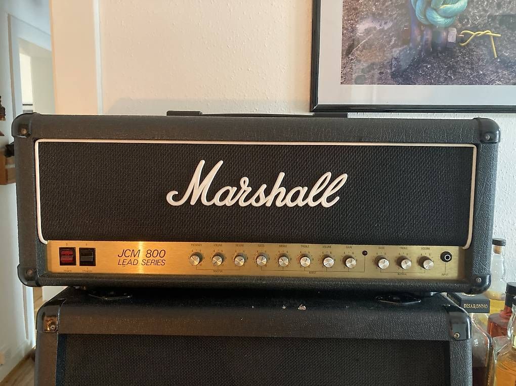Marshall Amplificatori: Marshall JCM 800 inkl. Flightcase und Footswitch – Usato da Basel venduto da Fiinn.H