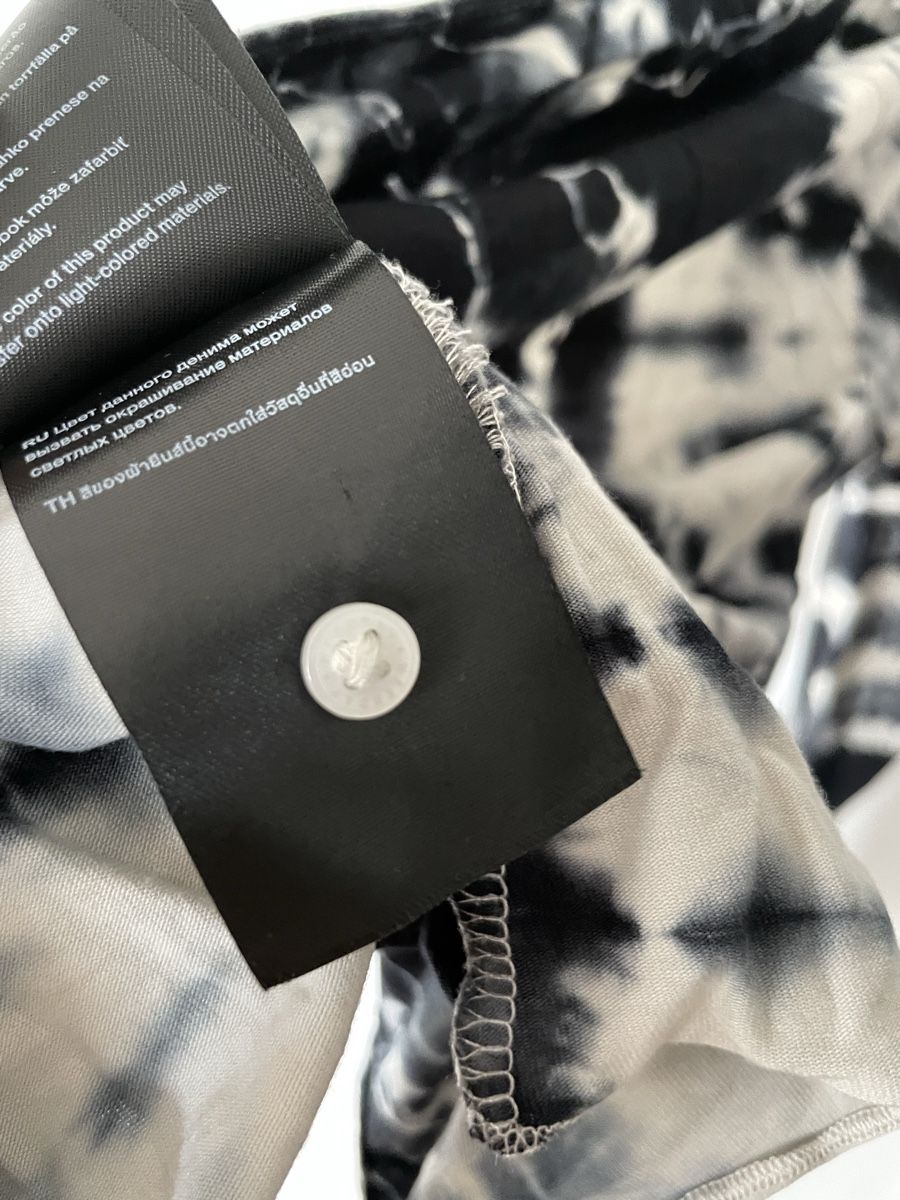 Weekday Maglioni & Felpe: Y2K Cardigan, cropped, Weekday – Usato da Zofingen venduto da silbosja 6