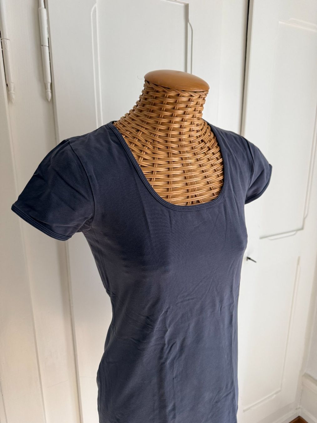 Only T-shirt: ONLY - Longshirt dunkelblau L – Usato da Zürich venduto da Diazaio 1