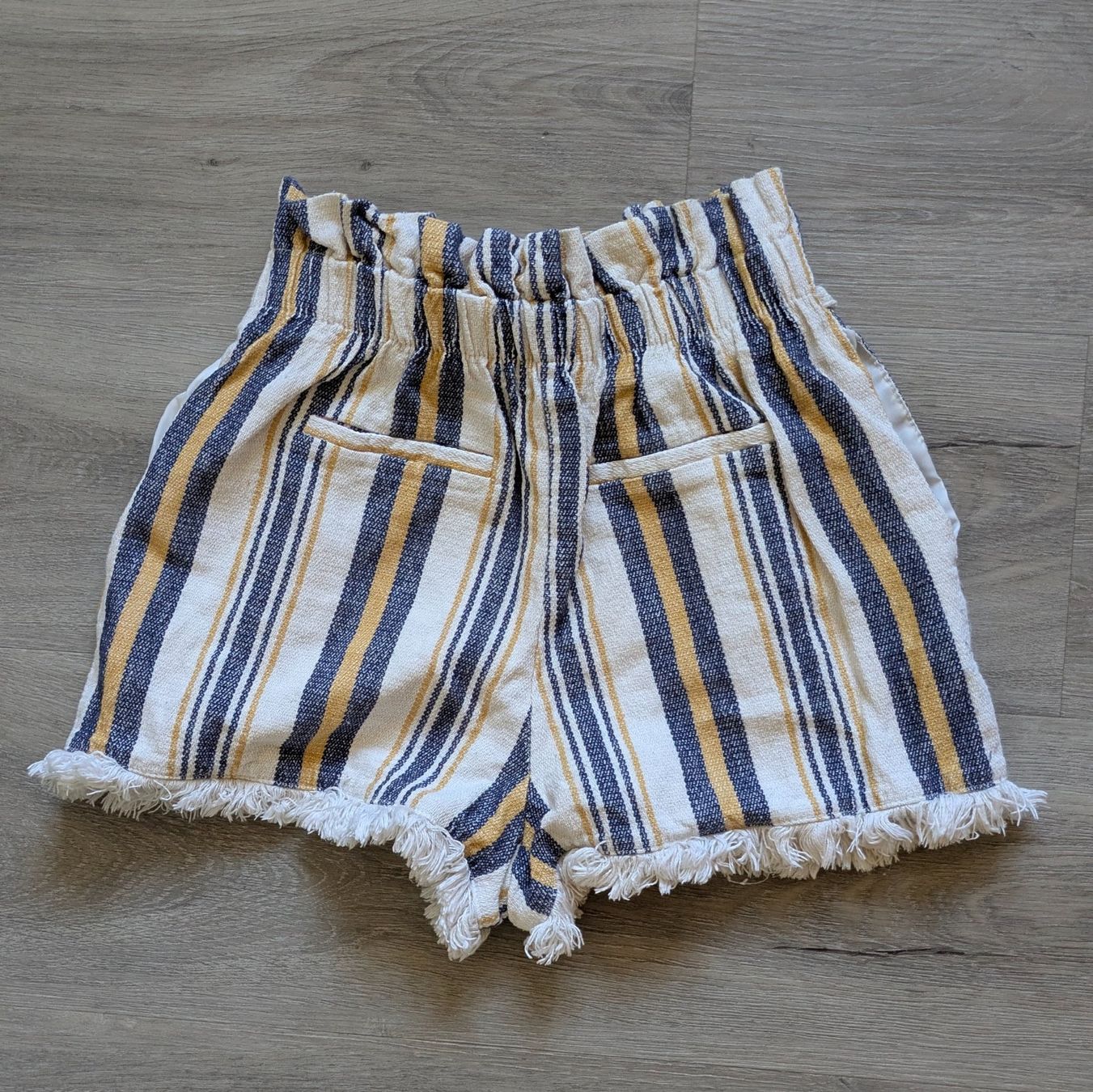 Bershka Pantaloni: Short rayé Bershka XS/S – Usato da Orsieres venduto da IndianaJones50a 1