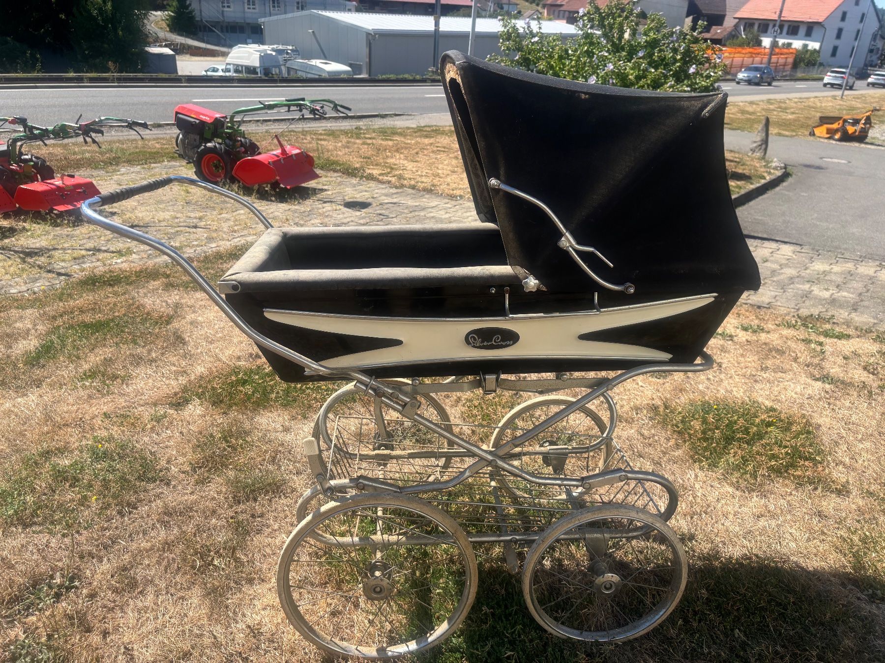 Carrozzine: Antiker Silver Cross Kinderwagen – Usato da Hallwil venduto da volvo63