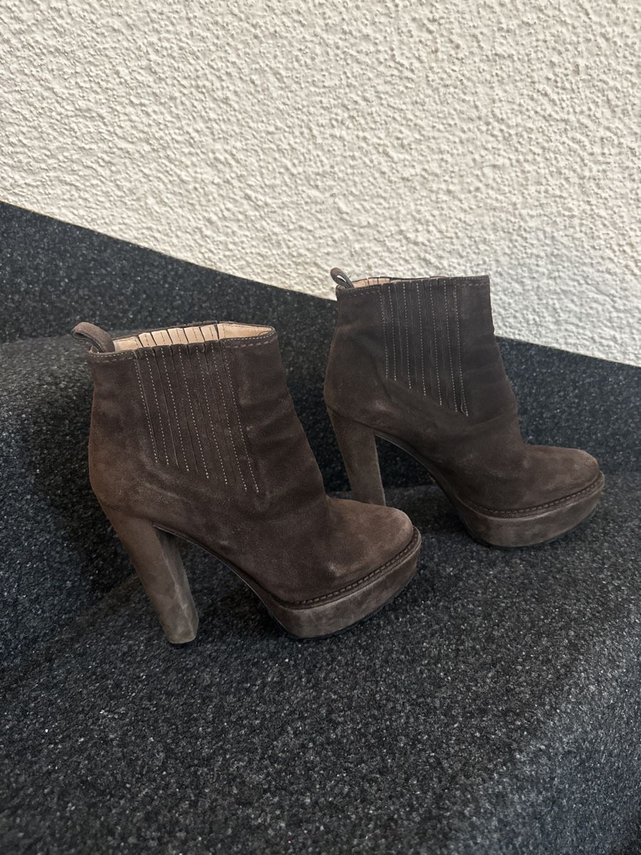Prada Scarpe da donna: Prada Brown Suede Ankle Boots, Size 37 – Usato da Murgenthal venduto da mar_q2yf 3