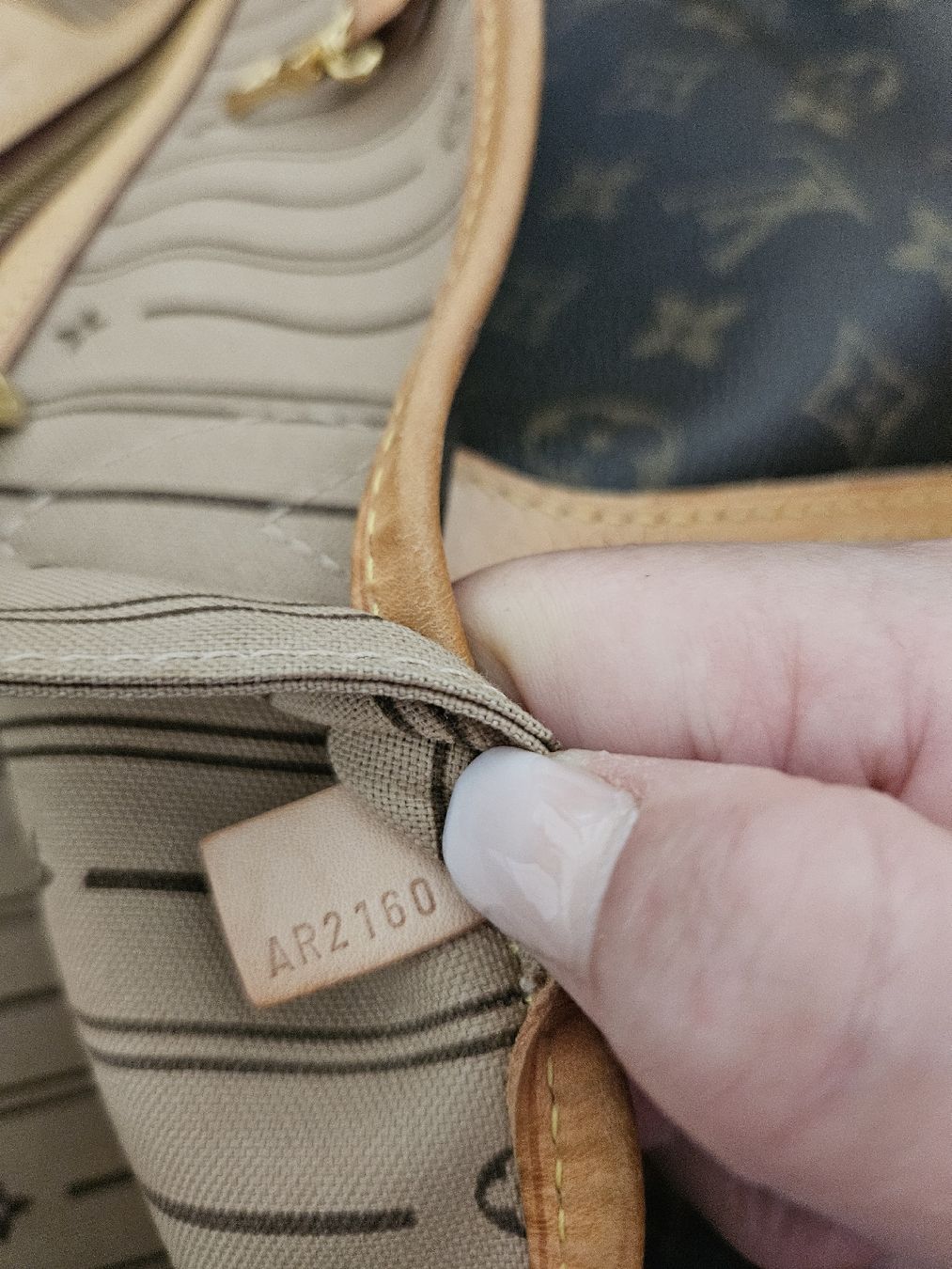 Louis Vuitton Taschen für Damen: Louis Vuitton Tasche Neverfull MM Canvas Monogram braun – Gebraucht aus Muri AG von Anja1979 1