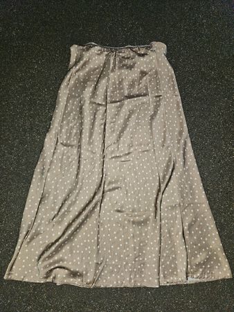 Maxirock mit Pünktchenmuster, Grösse 38