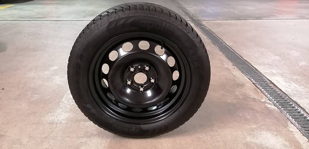 Pneus & Kompletträder: 4x Stahlfelge mit Winterbereifung – Gebraucht aus Geuensee von BirAir