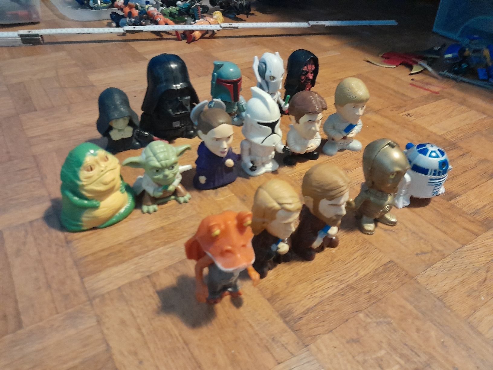 Star Wars Giocattoli: lot de jouet de starwars – Usato da Genève venduto da ang_fd8z