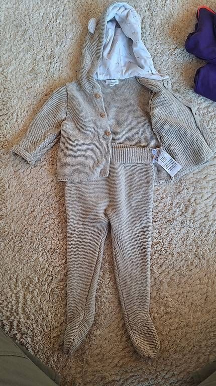 Lotti & Set di vestiti: Babykleidung & UGG Schuhe NEU – Usato da Rüti ZH venduto da la-93 4