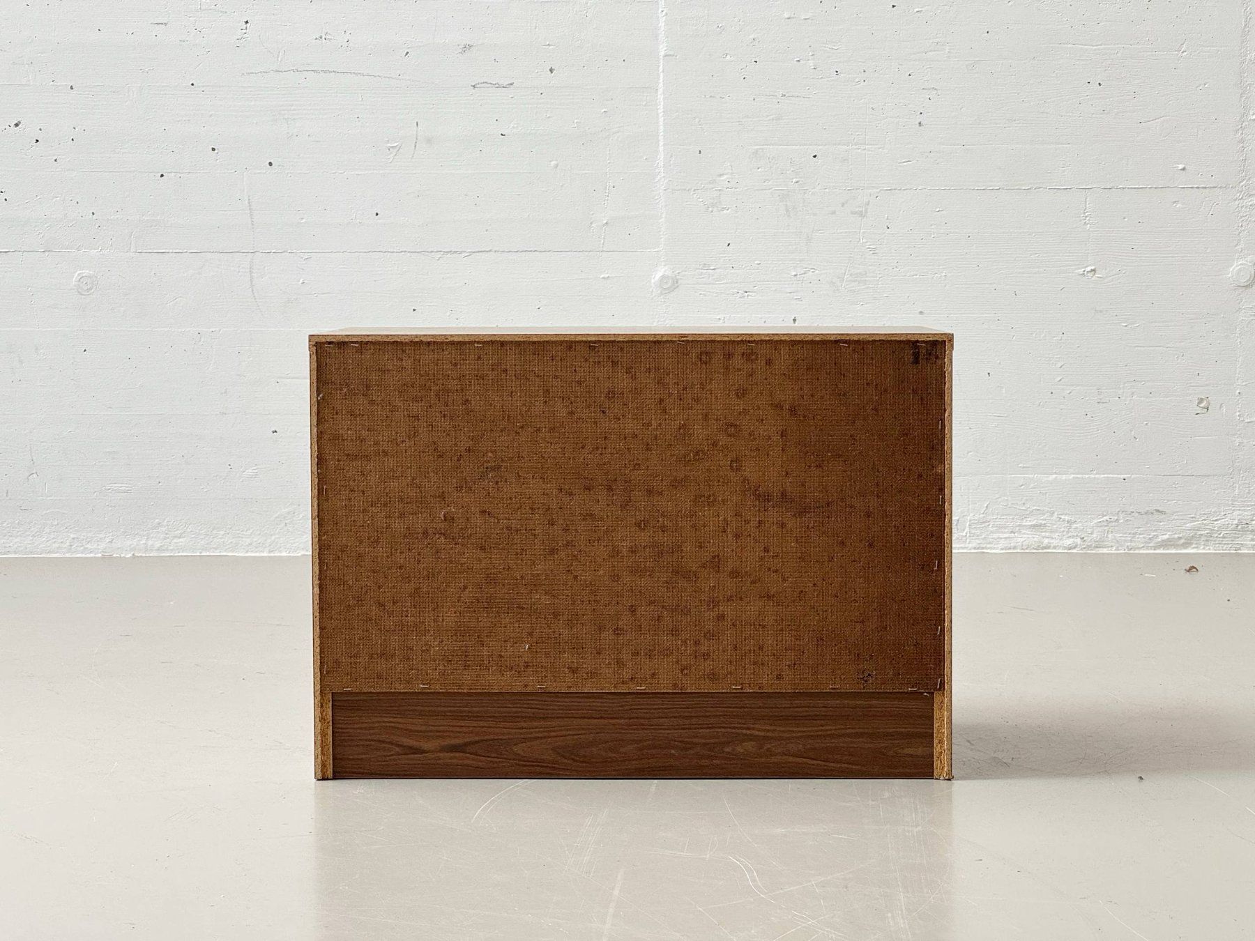 Comodini: Nachttisch minimalistisches Design aus Eiche, Schweiz 70ee – Usato da Zürich venduto da LeMoege 8