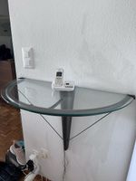 Designer Wand Glastisch