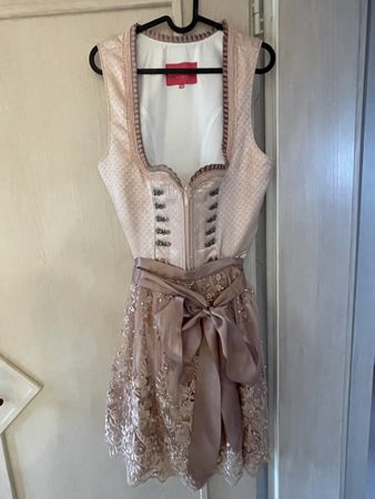 Dirndl Rosa Krüger Madel mit Stickerei und Perlen Grösse 42