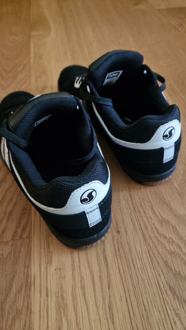 Scarpe da uomo: DVS Herren Skate Sneaker, Grösse 44.5, 29.5cm neu – Nuovo (secondo la descrizione) da Urtenen-Schönbühl venduto da Saints67 3