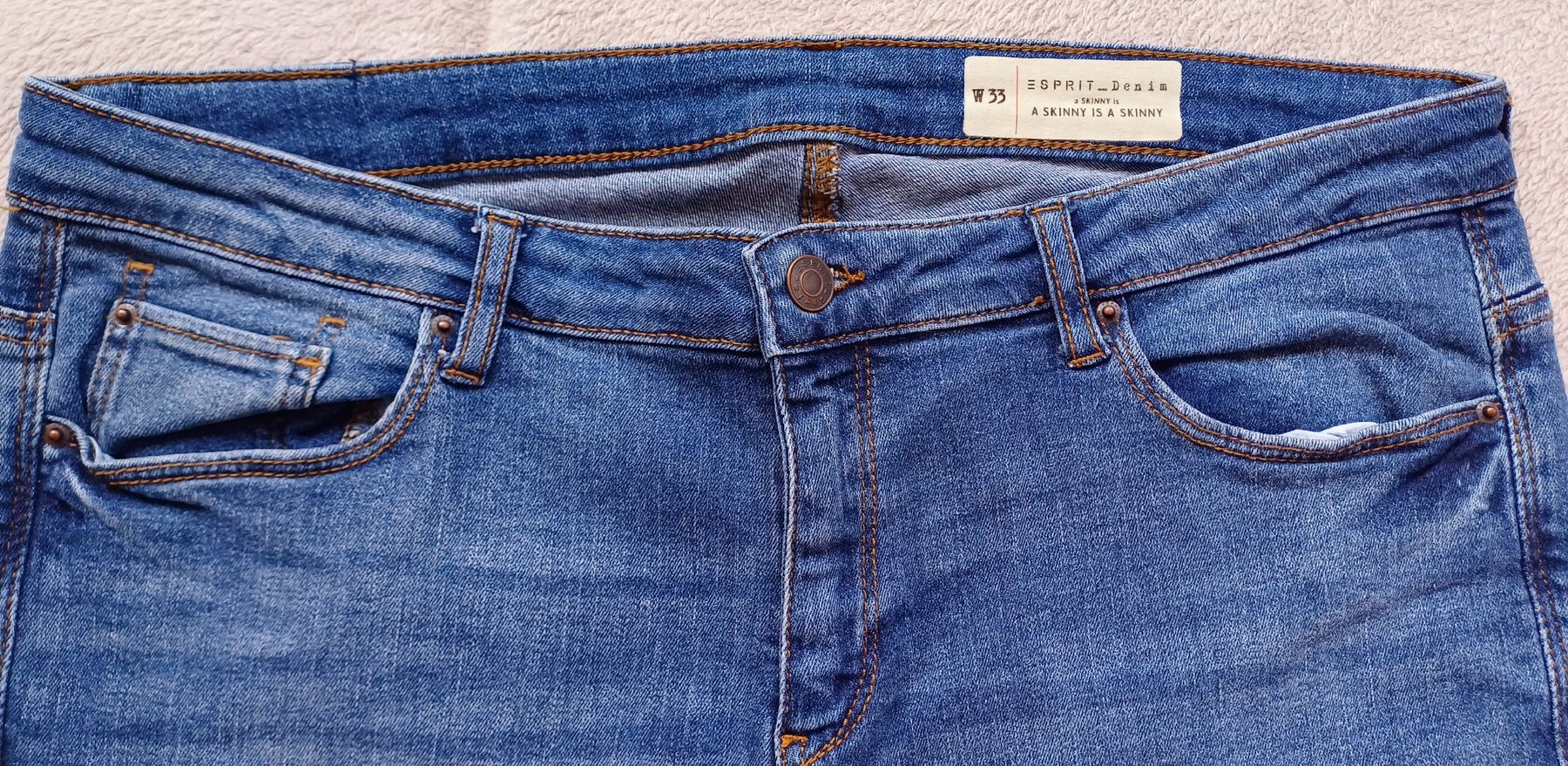 Esprit Jeans: Esprit Jeans Damen Gr. W33 Blau, Capri – Nuovo (secondo la descrizione) da Volketswil venduto da Anzaru 1
