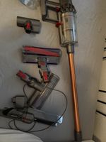 Dyson Staubsauger V10 Zubehör guter Zustand