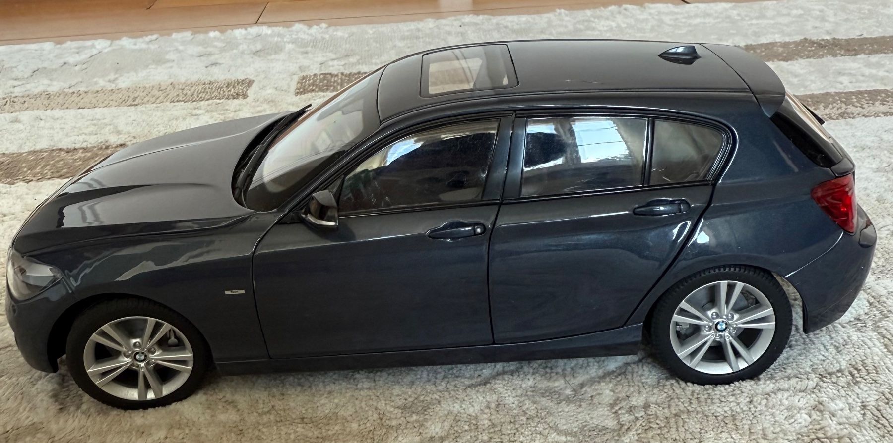 BMW Modellini d'auto: Modellauto BMW 1er F20, 1:18 – Usato da Wohlen AG venduto da thr_t5x8 3