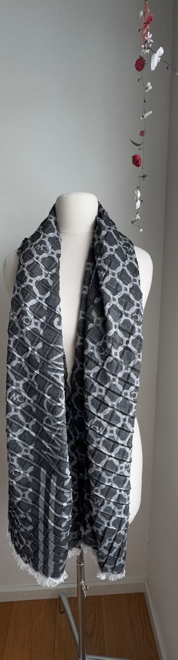 Marc Cain Foulards & écharpes: Schal – Neuf (Voir description) à Mörschwil par Mirka019 1