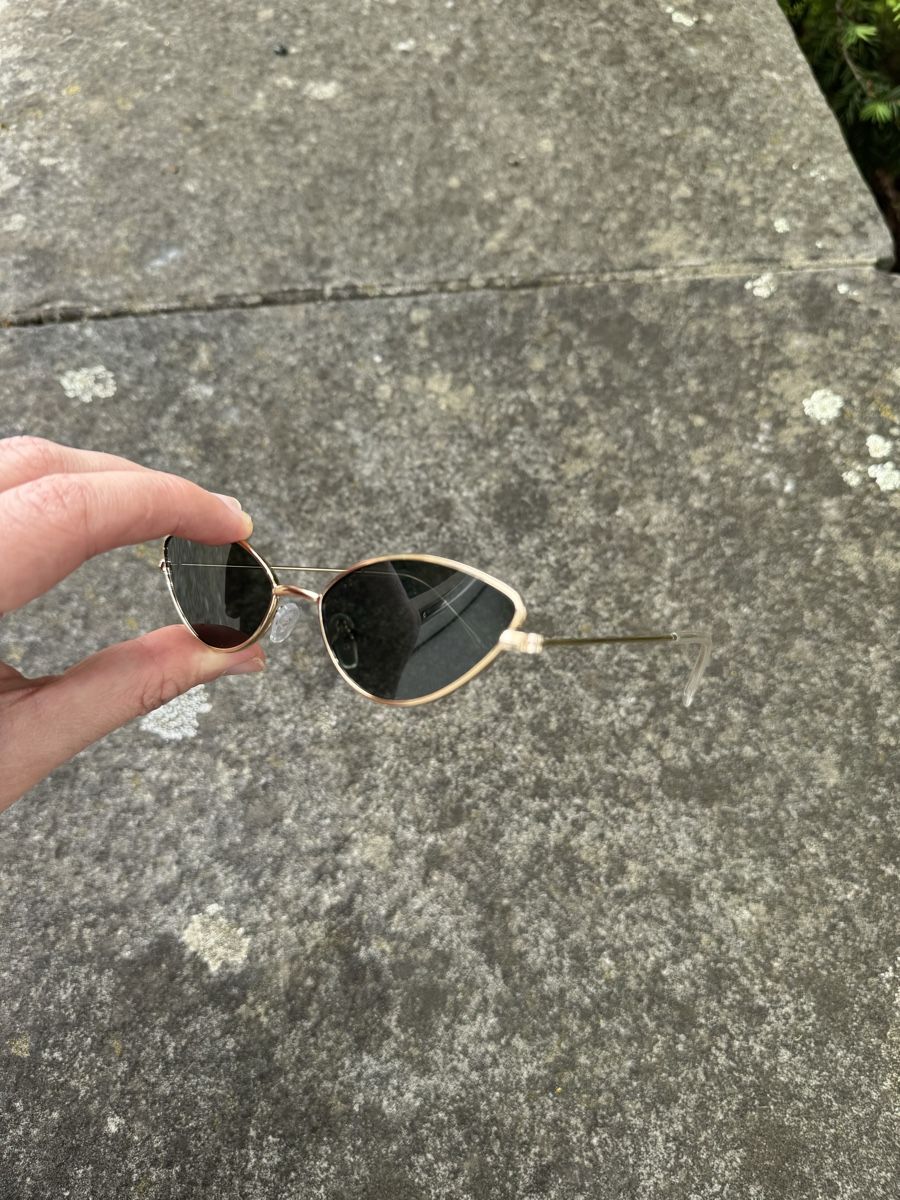 Occhiali & Lenti: Cat Eye Sunglasses Transparent Arms New – Nuovo e nell'imballaggio originale da Effretikon venduto da rus_2l2p 3