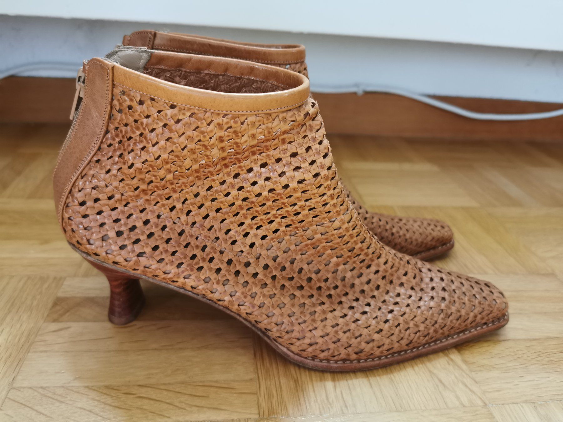 Stuart Weitzman Scarpe da donna: Stiefeletten Stuart Weitzman Gr. 37 1/2 – Usato da Stäfa venduto da flamingo_17
