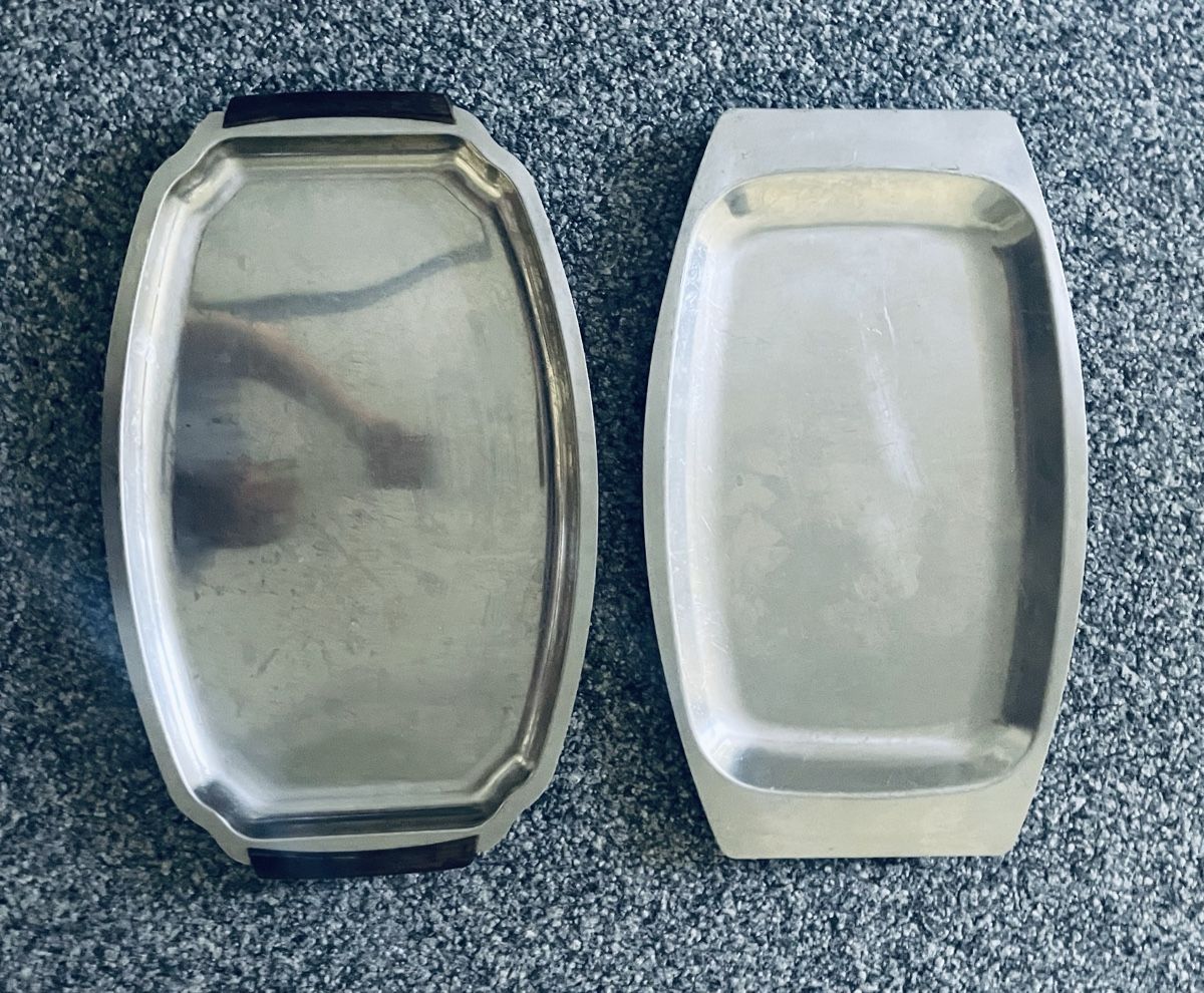 Piatti di portata: Tablett Serviertablett Metall mit Griffen 2 Stk. – Usato da Au ZH venduto da Jaggy4 1