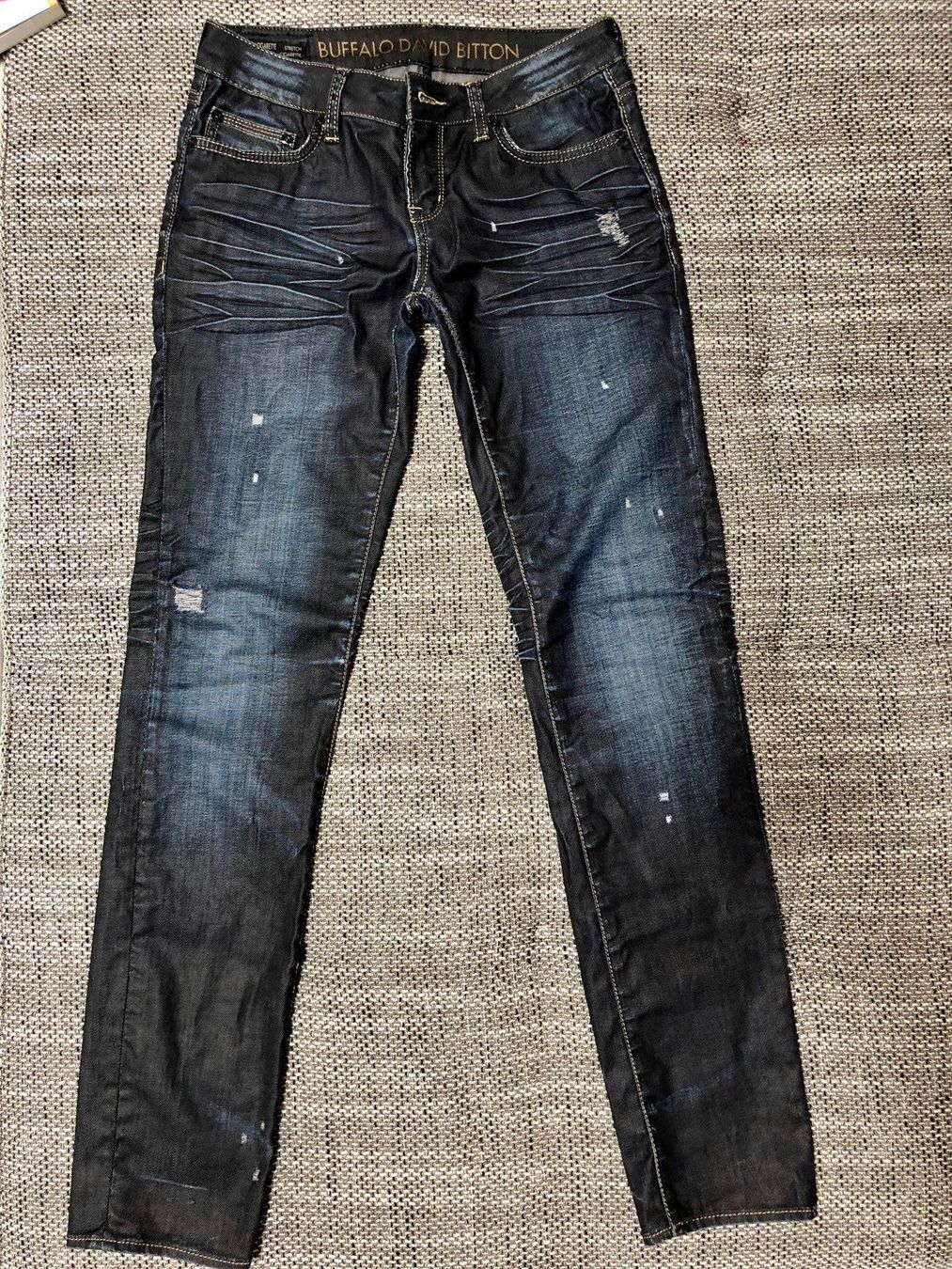 Jeans: spezielle Jeans von Buffalo David Bitton – Gebraucht aus Gommiswald von Aloha.Spirit