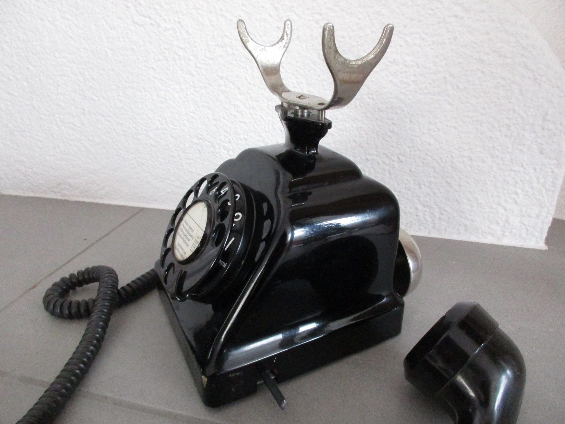 Téléphones: antikes/altes Telefon mit Wählscheibe – D'occasion à Mels par wis_5hjy 3