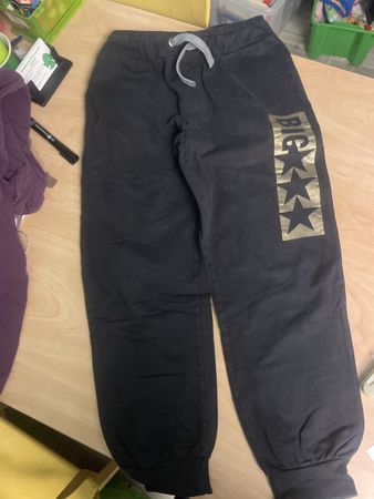 Schwarze bpc Trainerhose Gr.158