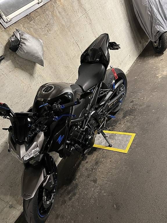 Strada: Kawasaki Z900  – Nuovo e nell'imballaggio originale da Lauerz venduto da Driver9901 4