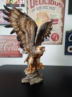 Adler Figur aus Steingut (?)