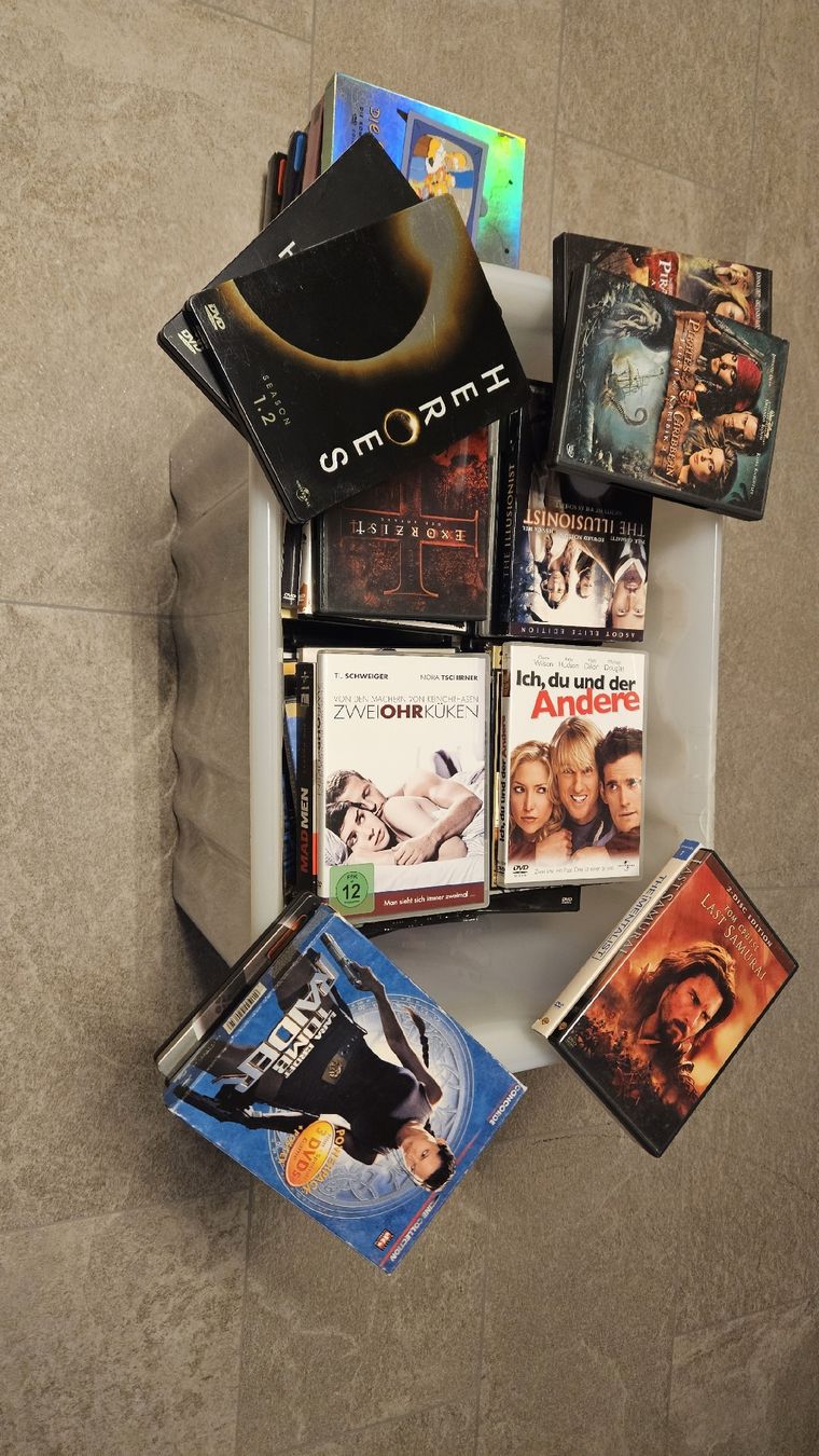 Alle DVDs: DVD Sammlung - Kiste voller DVD – Gebraucht aus Oftringen von 210charly