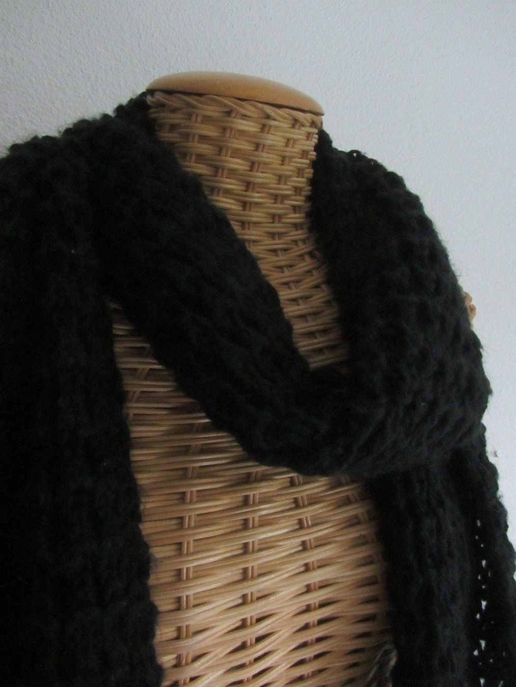 Foulard & Sciarpe: Strickschal schwarz – Usato da Zürich venduto da Diazaio 2