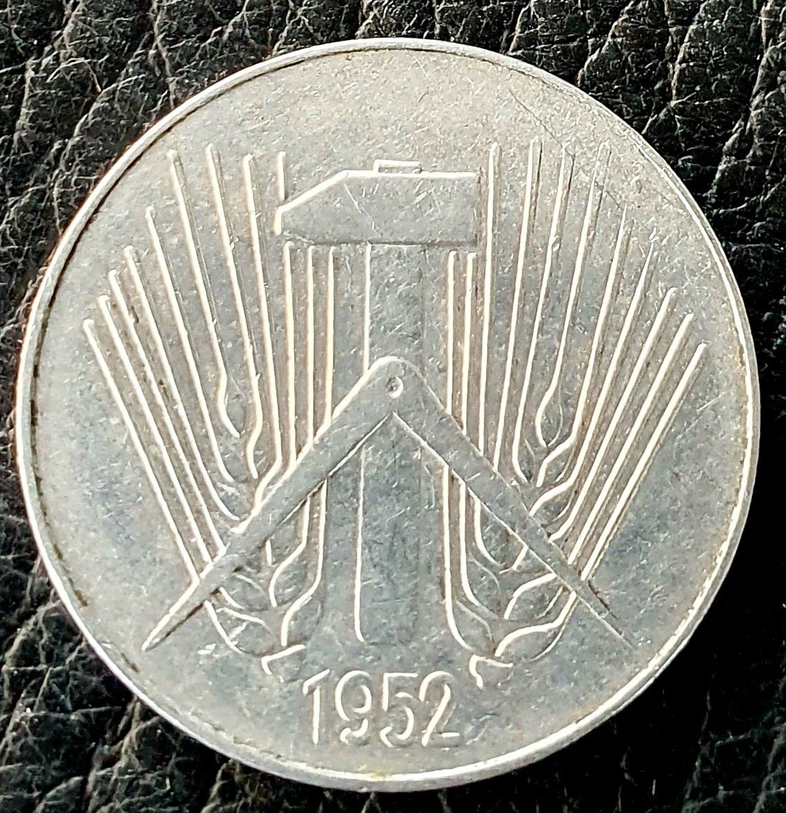 Tutti le monete: 10 Pfennig 1952 E     DDR – Usato da Egerkingen venduto da Acc1