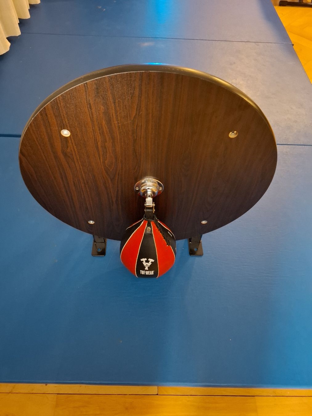 Sacchi da boxe: Plateforme murale pour speed ball avec poire de boxe – Usato da Le Locle venduto da Maria.222 2