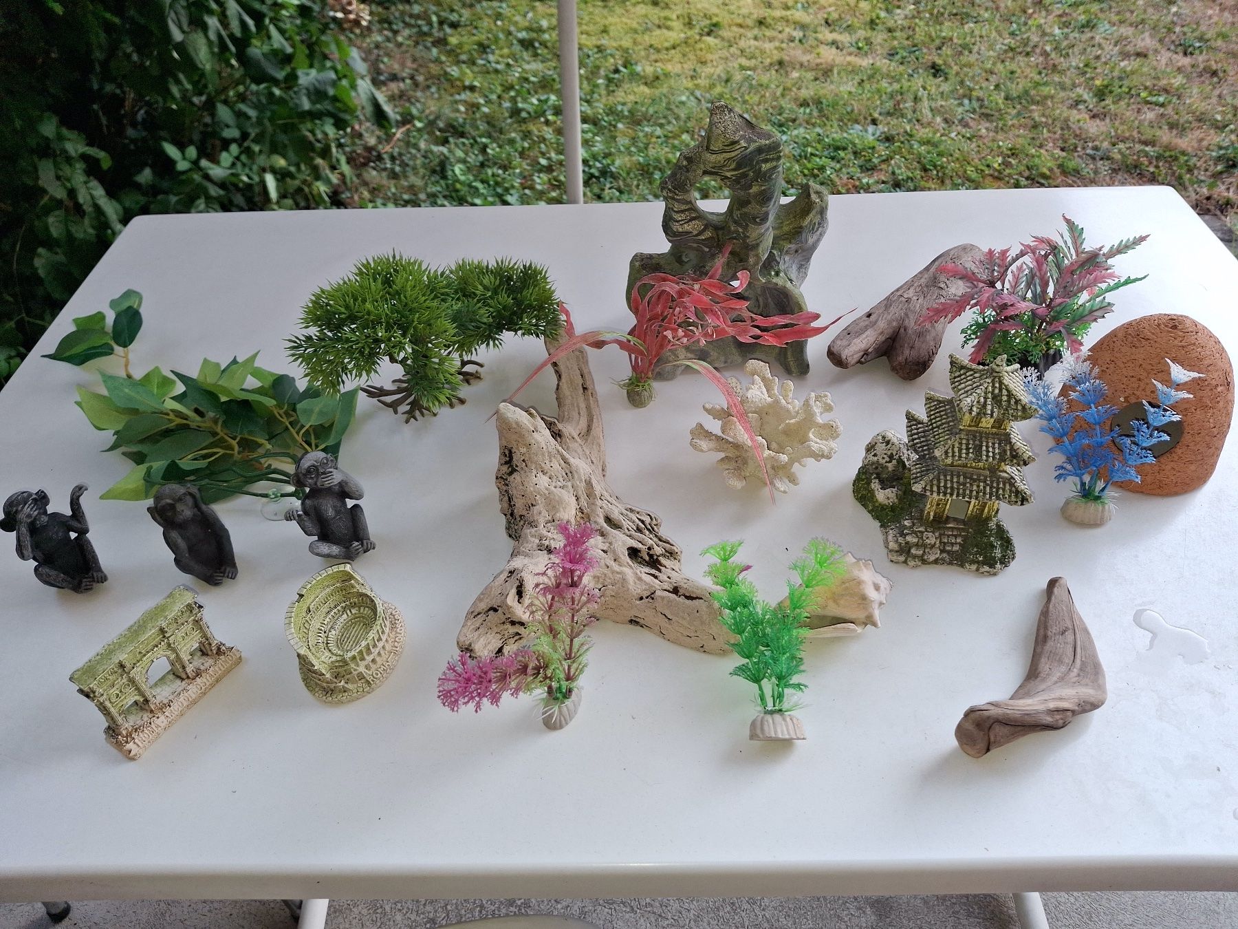 Tutte le decorazioni: AQUARIUM DEKORATIONEN – Usato da Schlieren venduto da Karr