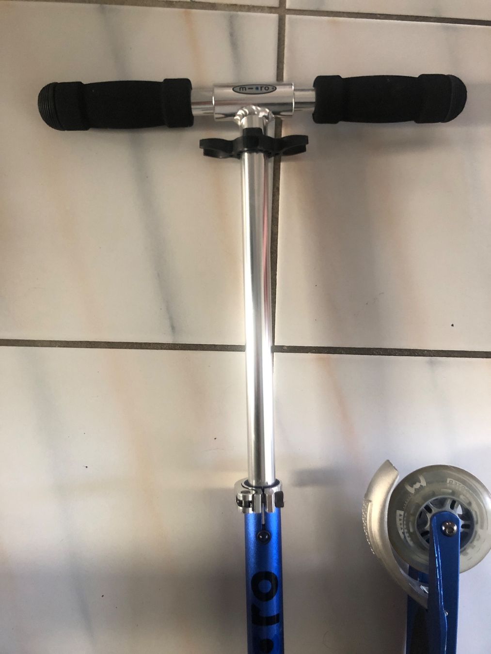 Micro Kickboard: Micro Kickboard - Top Zustand - dunkelblau! – Usato da Olten venduto da eti_r289 5