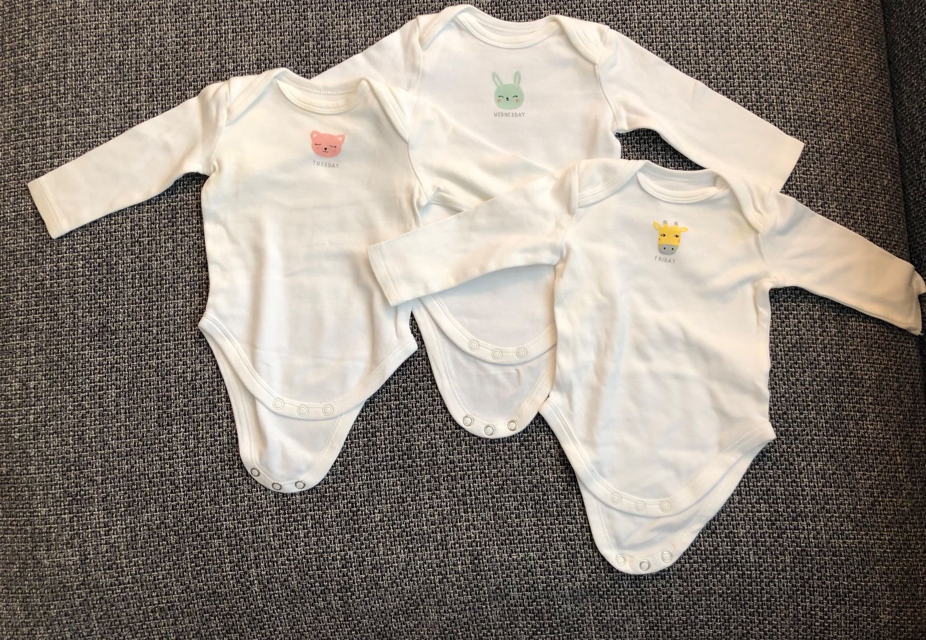 Biancheria intima: 3 weisse Baby Bodys, Gr. 62 – Nuovo (secondo la descrizione) da Langnau am Albis venduto da snla_scc9