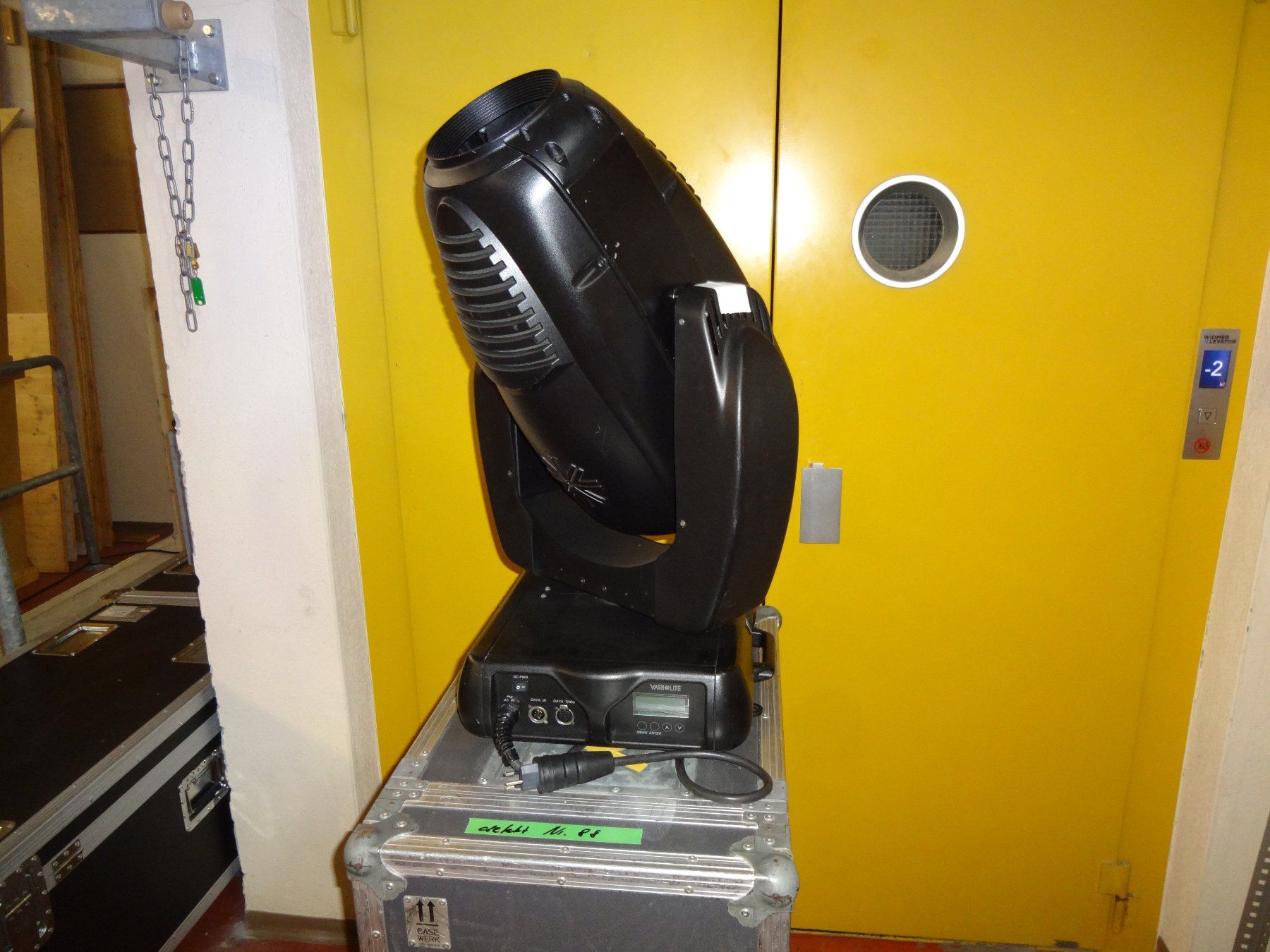 Lampade: Moving Head Varilite VL-3000 Spot defekt – Difettoso da St. Gallen venduto da moving_st.gallen 2