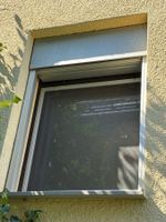 Elektrische(r) Sicherheitsfaltstore / Rollladen Stobag