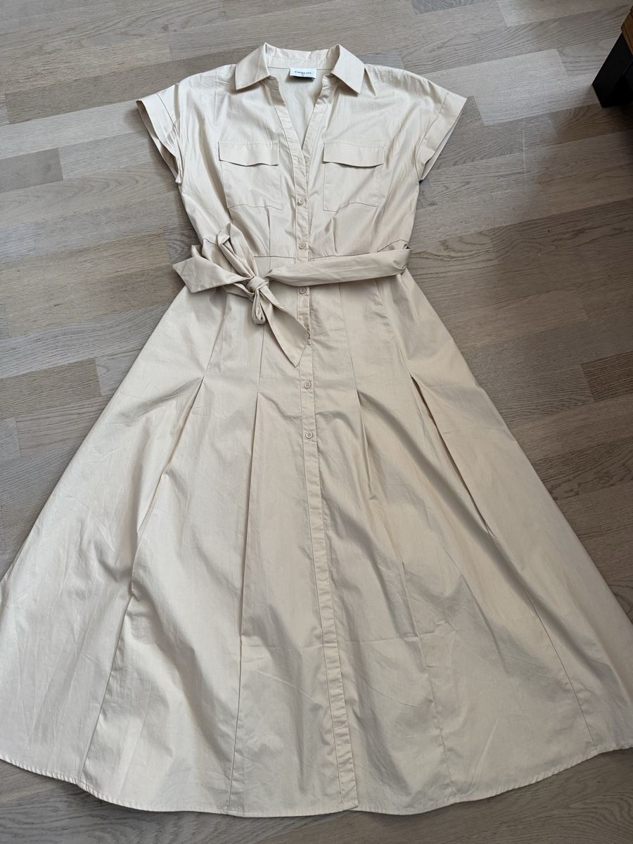 Robes: Hemdkleid Chocolate beige mit Bindegürtel Grösse S – D'occasion à Rubigen par Elmacino
