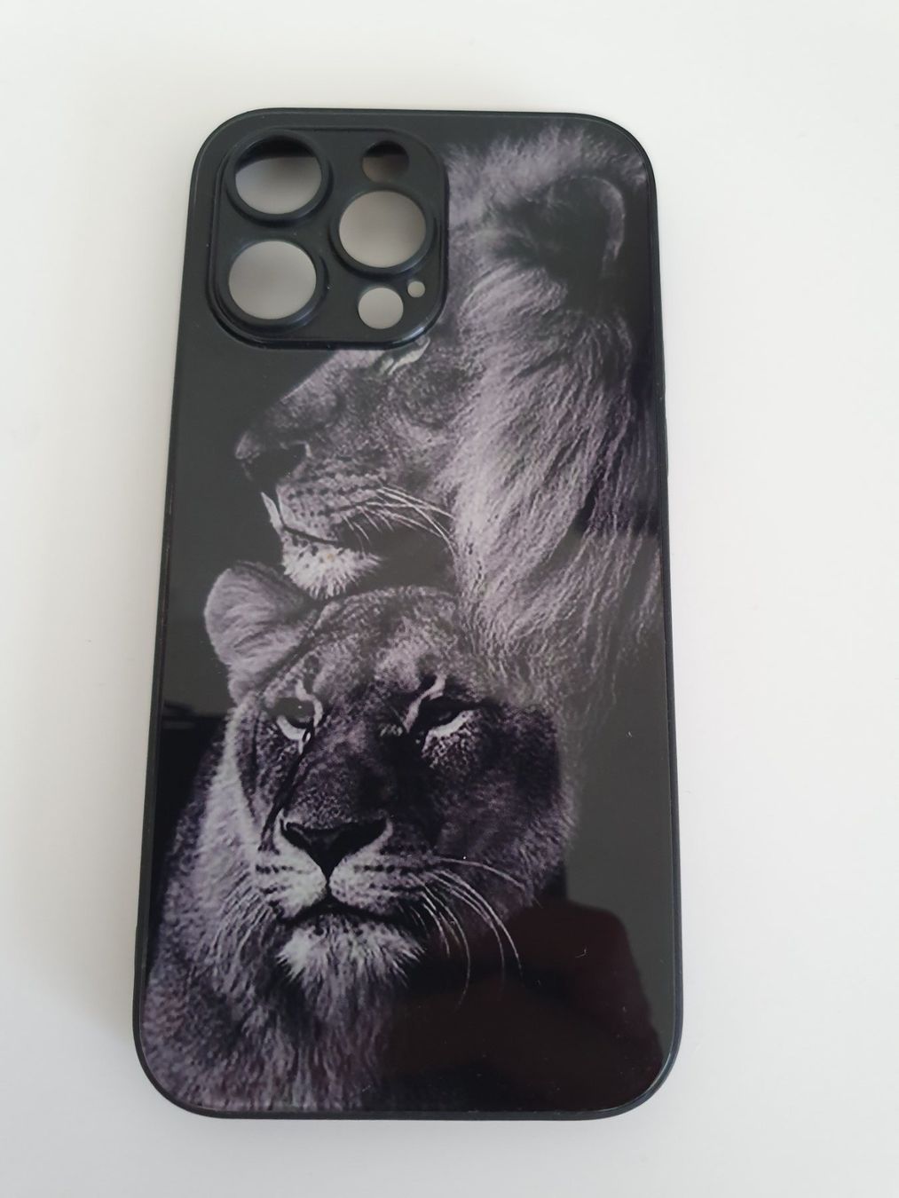 Apple Cover & Protezioni schermo: Apple Iphone 14PRO MAX Cover Löwen wie neu. – Usato da Zürich venduto da Leica.C89