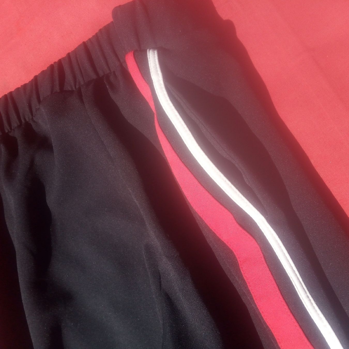 Zara Pantaloni: Zara Basic Trainerhose, Gr. M, schwarz mit Streifen – Usato da Luzern venduto da toenu23 3